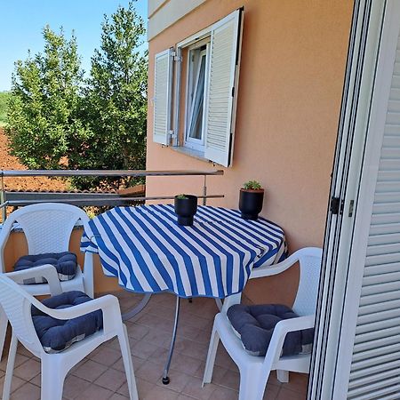Apartman valbandon Fažana Exteriör bild